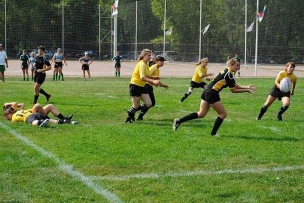 girls playing rugby