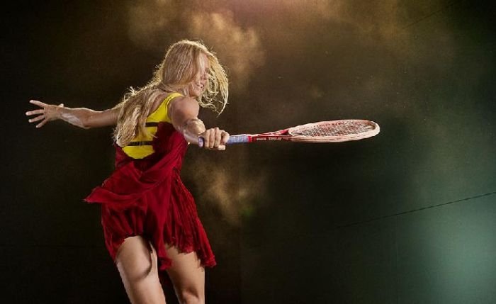 Female tennis players by Dewey Nicks