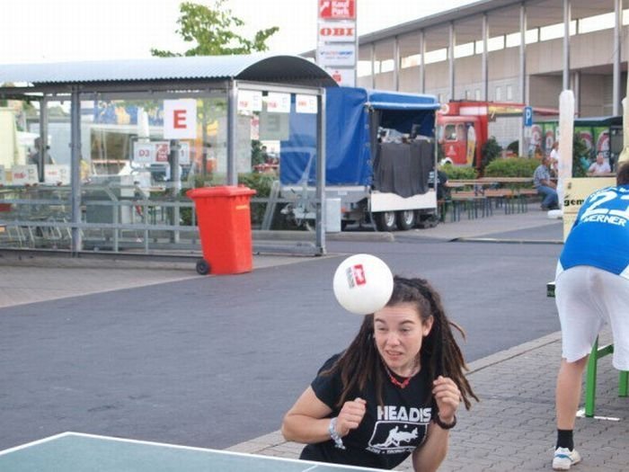 Headis, header table tennis