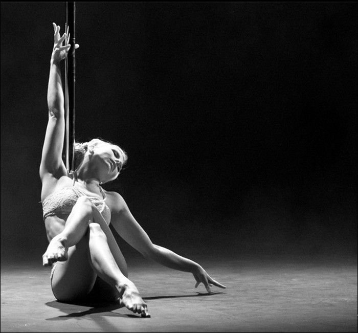 pole dancing girl