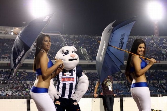 Las Porristas, cheerleader girls from South and Latin America