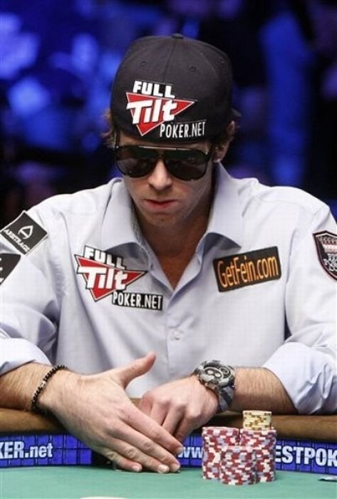 Jonathan Duhamel, poker professional won 9 million dollars