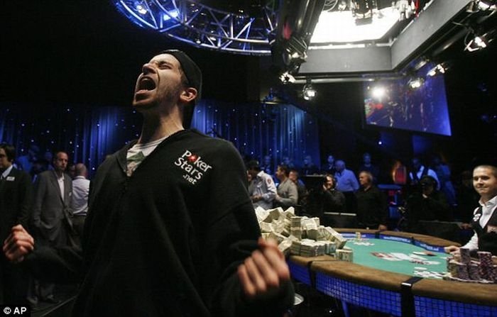 Jonathan Duhamel, poker professional won 9 million dollars