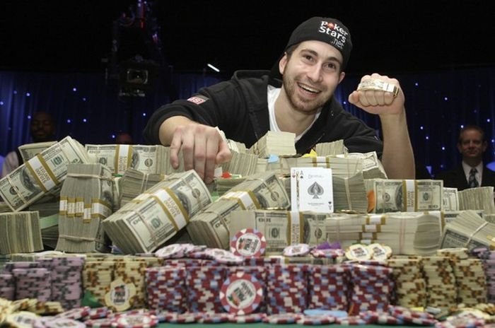 Jonathan Duhamel, poker professional won 9 million dollars