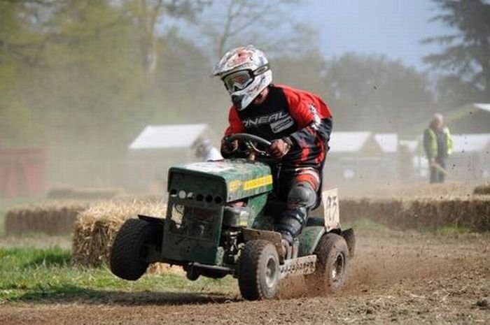 lawn mower racing