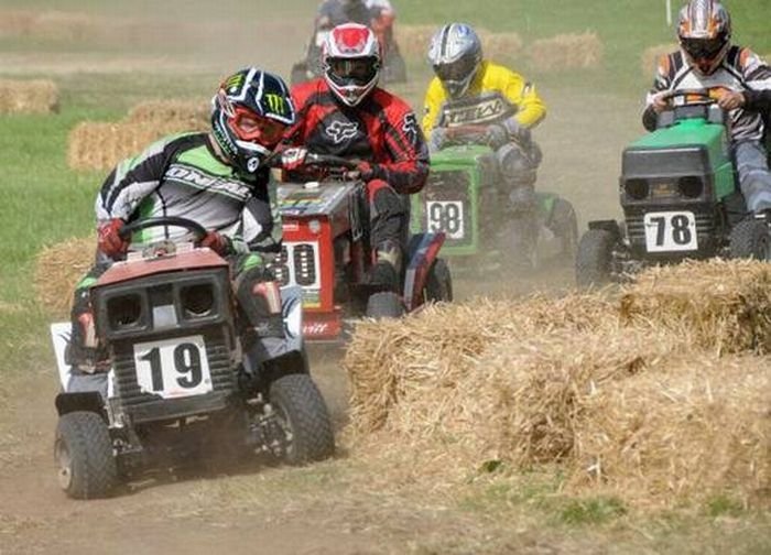 lawn mower racing