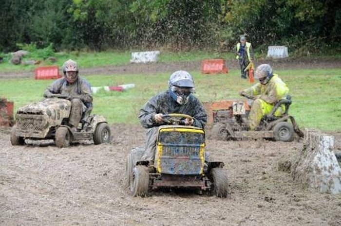 lawn mower racing