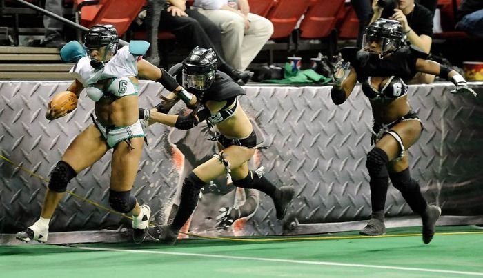 Lingerie Bowl girls