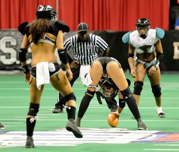 Lingerie Bowl girls