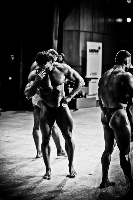 bodybuilding pose