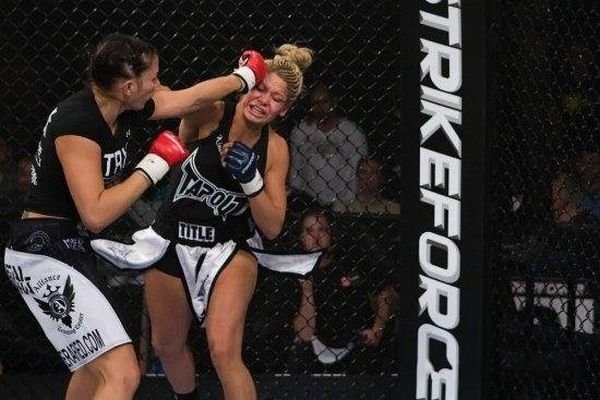 Mixed Martial Arts (MMA) girl fighters