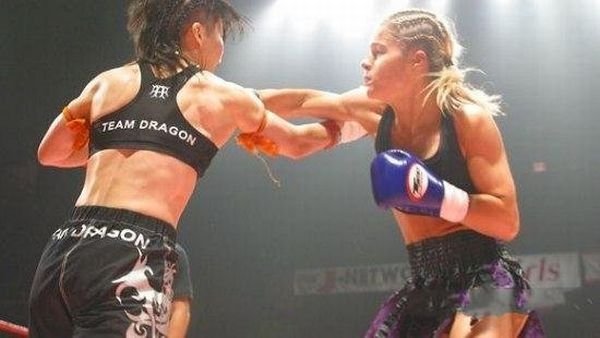 Mixed Martial Arts (MMA) girl fighters