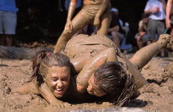 bikini girls mud wrestling