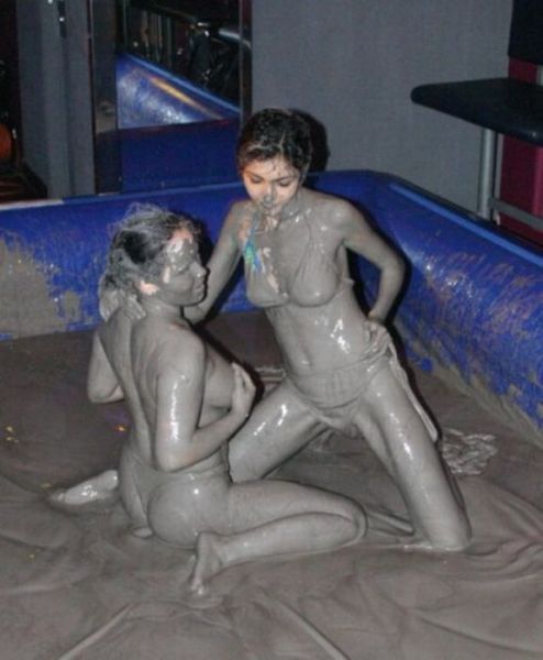 bikini girls mud wrestling