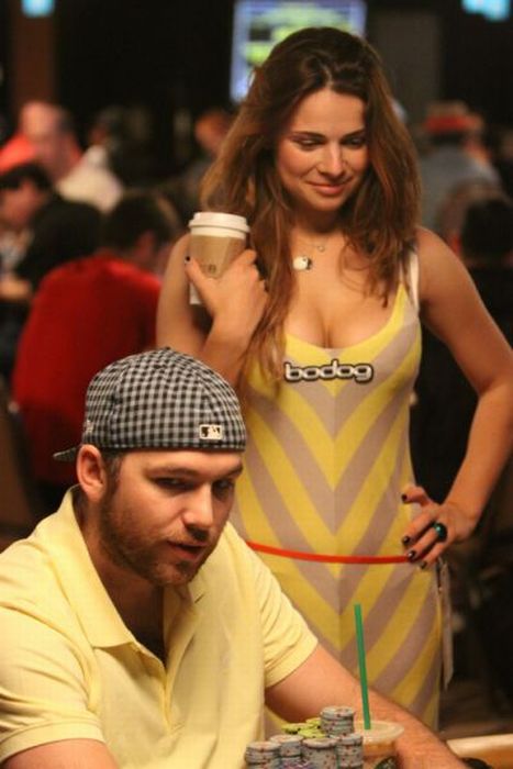 2011 World Series of Poker girls