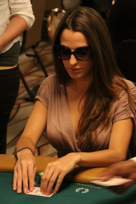 2011 World Series of Poker girls