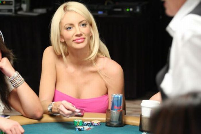 2011 World Series of Poker girls