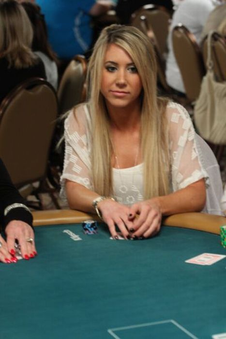 2011 World Series of Poker girls