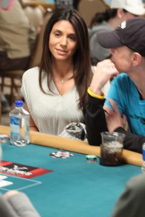 2011 World Series of Poker girls