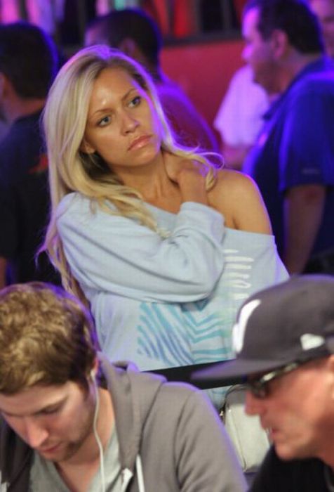 2011 World Series of Poker girls