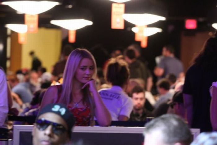 2011 World Series of Poker girls