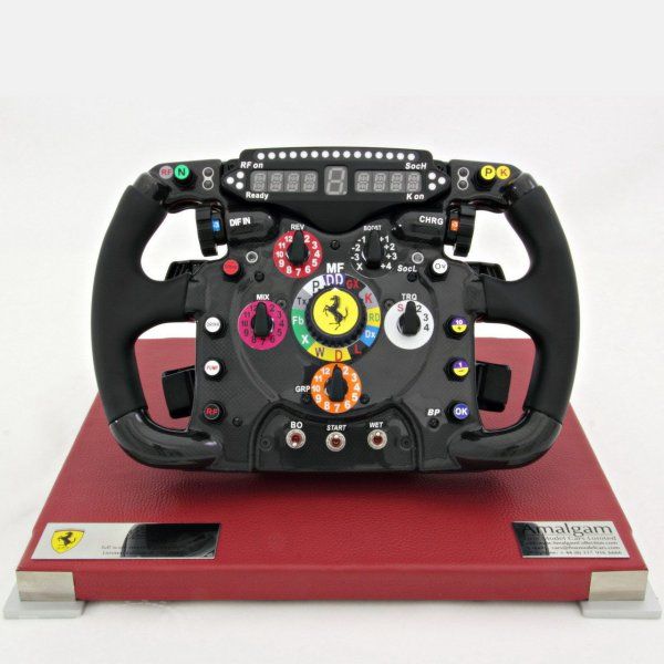 2011 Ferrari 150° Italia steering wheel