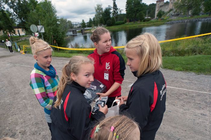 Mobile phone throwing, Finland