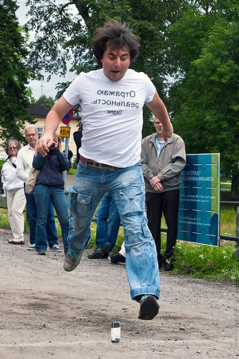 Mobile phone throwing, Finland