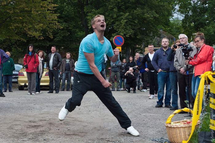 Mobile phone throwing, Finland