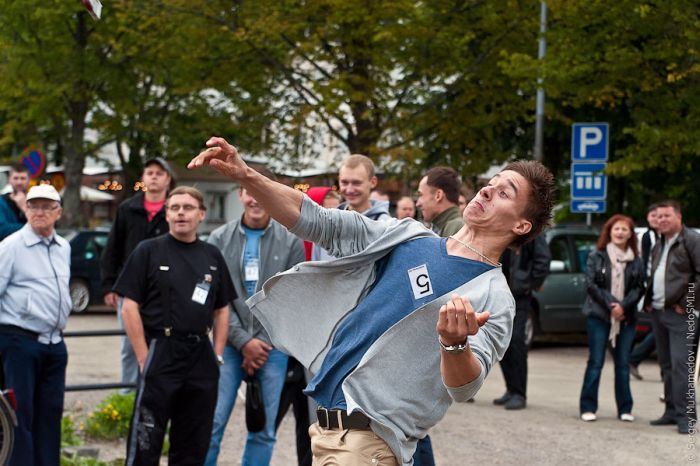 Mobile phone throwing, Finland