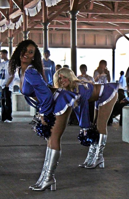 Detroit Lions NFL cheerleader girls