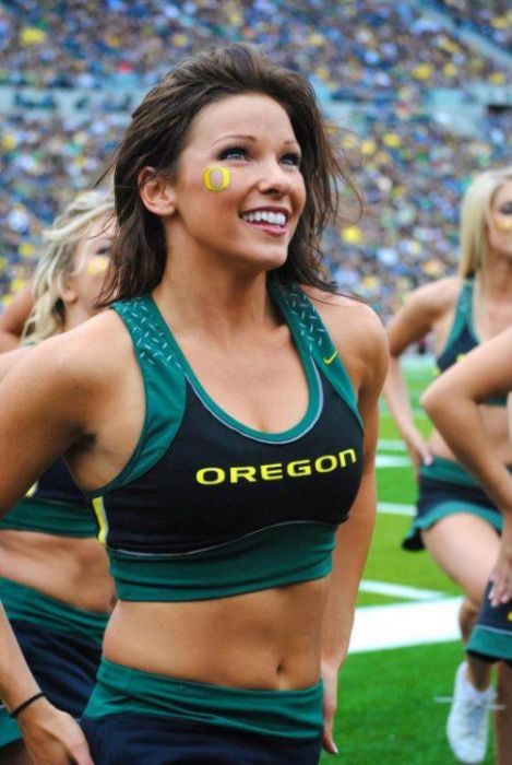 Oregon Ducks cheerleader girls