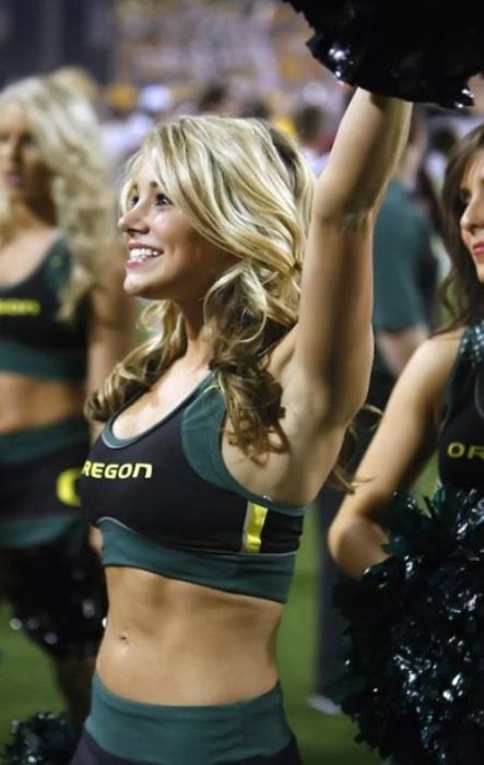 Oregon Ducks cheerleader girls