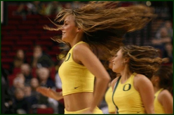 Oregon Ducks cheerleader girls