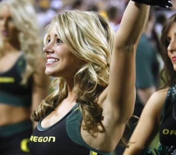 Oregon Ducks cheerleader girls