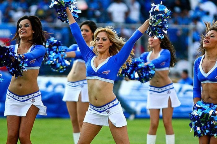 mexican cheerleader girls