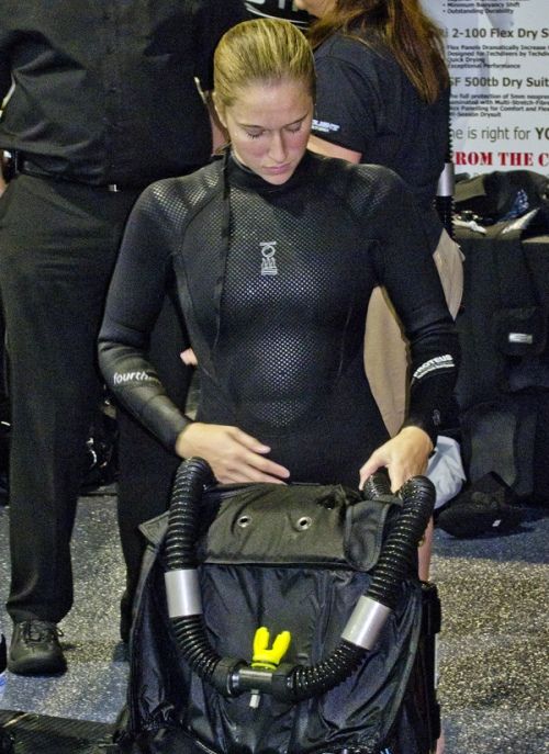 diving girl