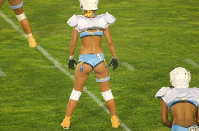 Lingerie Bowl girls