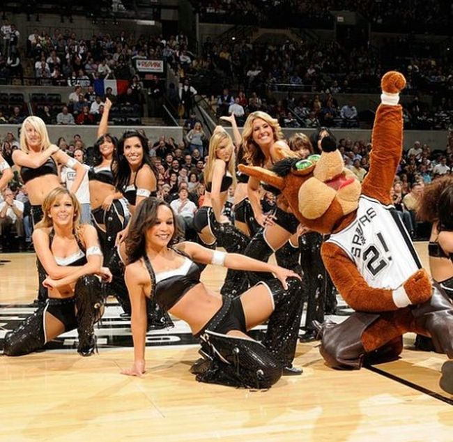 San Antonio Spurs NBA cheerleader girls