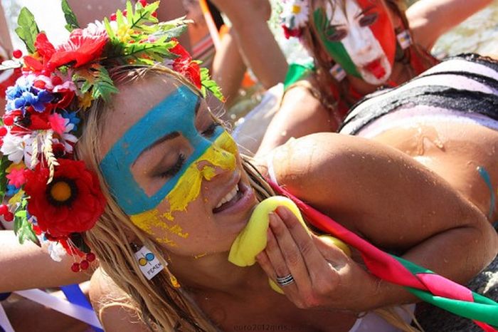 uefa euro 2012 football fan girls