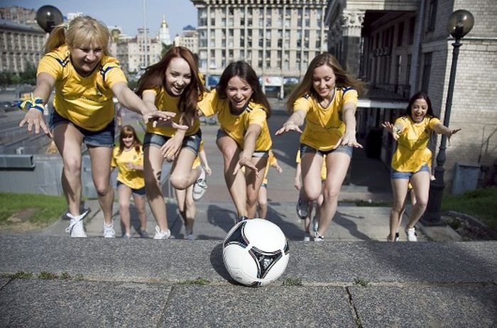 uefa euro 2012 football fan girls