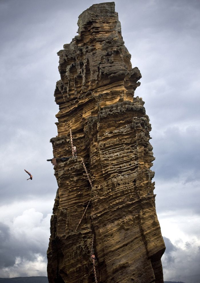 Cliff diving, Portuguese islands of the Azores, Atlantic Ocean