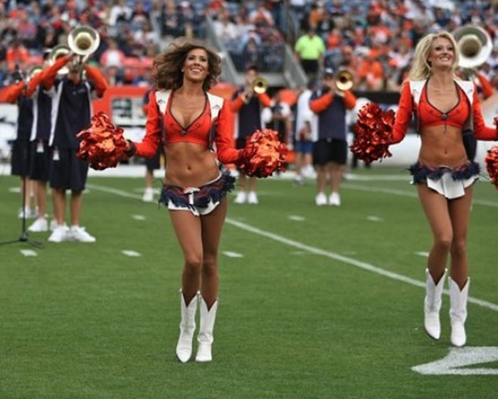 Denver Broncos NFL cheerleader girls