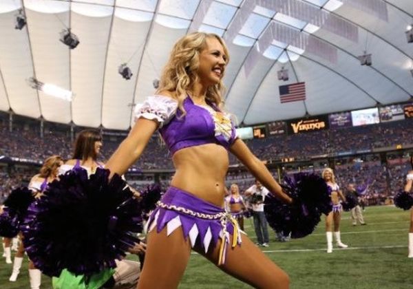 Minnesota Vikings NFL cheerleader girls