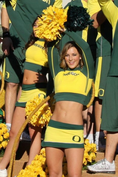 Oregon Ducks cheerleader girls