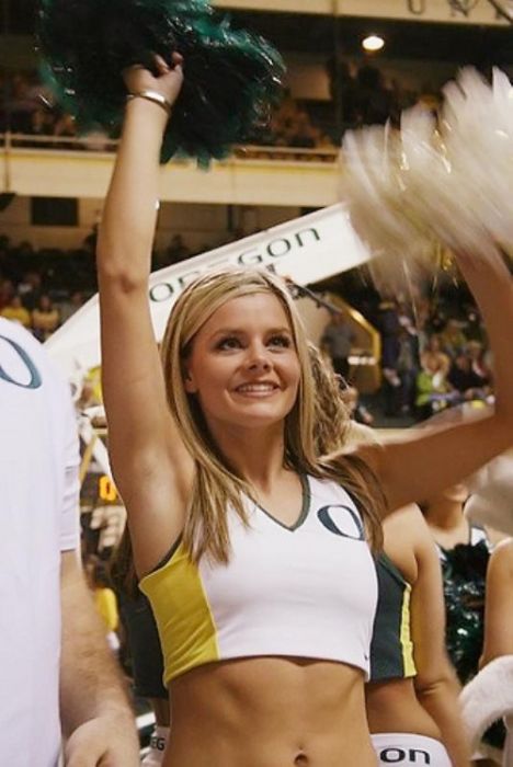 Oregon Ducks cheerleader girls