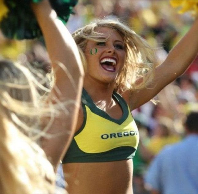 Oregon Ducks cheerleader girls