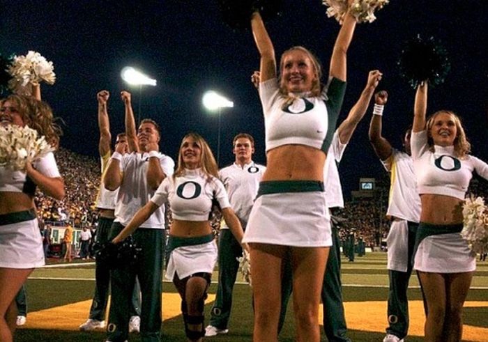 Oregon Ducks cheerleader girls