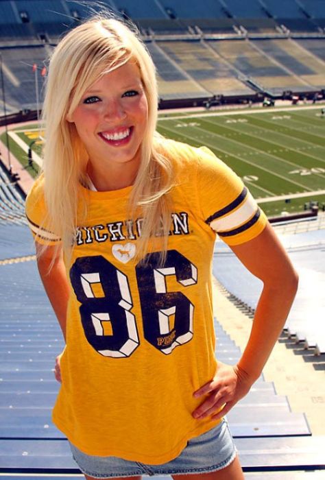 Michigan Wolverines cheerleader girls