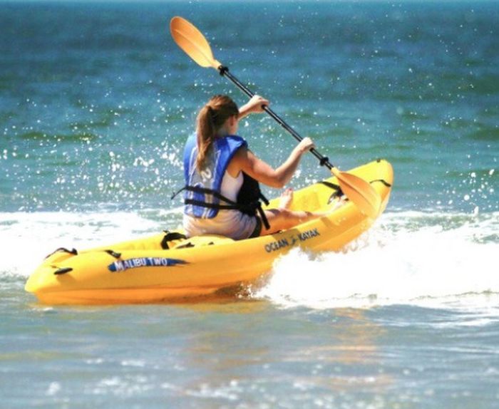 girl with a kayak